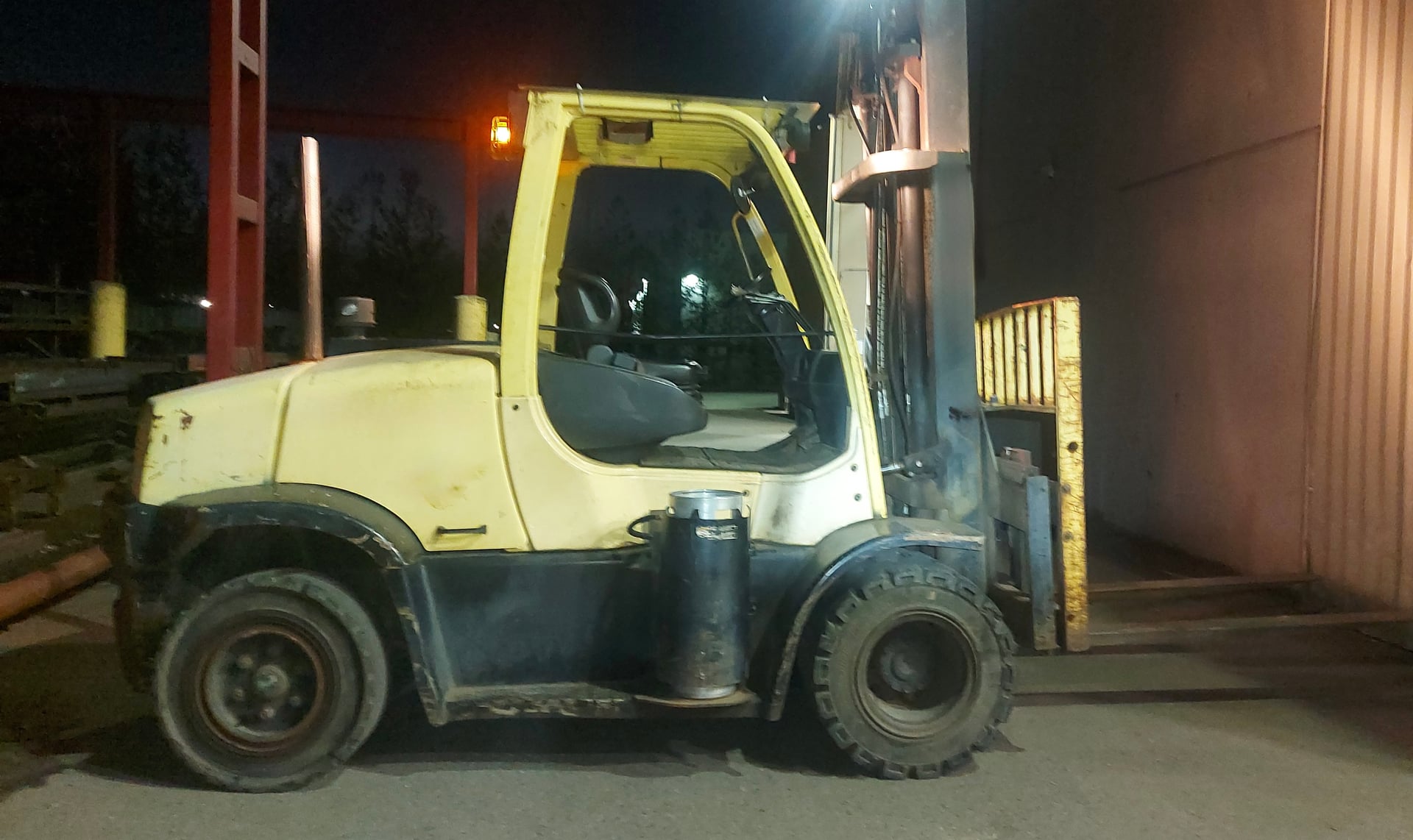 FORKLIFT 90 mobile forklift service in the Fraser Valley